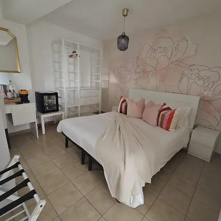 Hotel Greta & 2*
