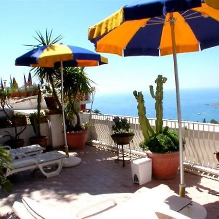Hotel Greta &