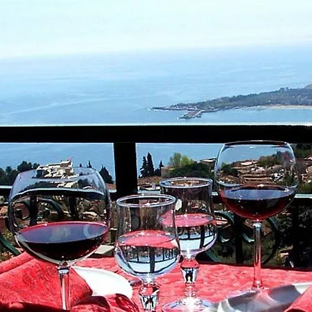 Hotel Greta & 2*