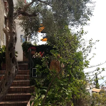 Greta & 2* Taormina