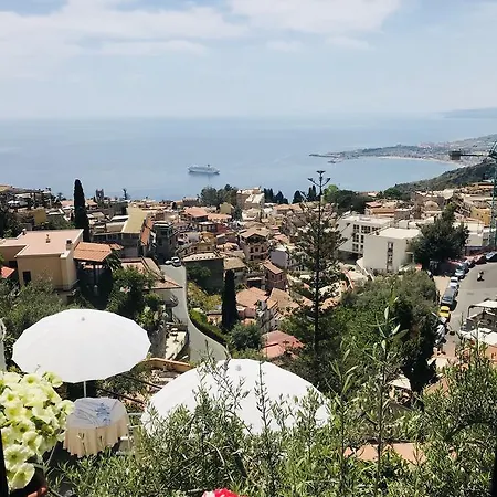 Greta & 2* Taormina