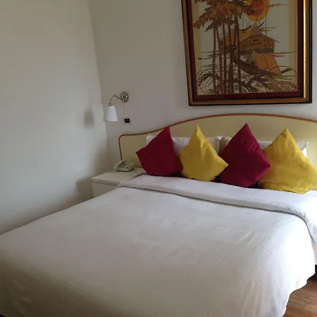 Hotel Greta & 2*