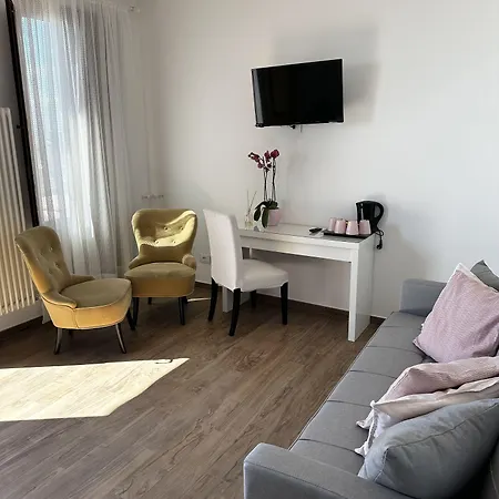 Hotel Greta & 2*