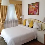 Greta & 2* Taormina